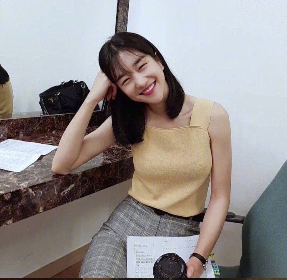 徐睿知短发造型曝光,清爽利落,今天是超a的女王大人