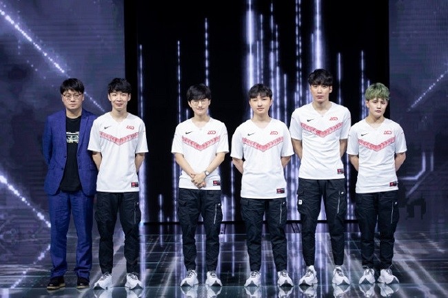 LPL比分：LGD爆冷被LNG零封，积分榜单大变样！水鬼太多了