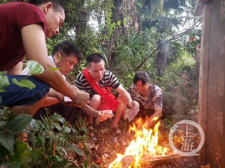 张玉环称曾遭6天6夜刑讯逼供|张玉环称曾遭6天6夜刑讯逼供被狼狗咬 张玉环无罪归乡希望追究刑讯逼供者责任