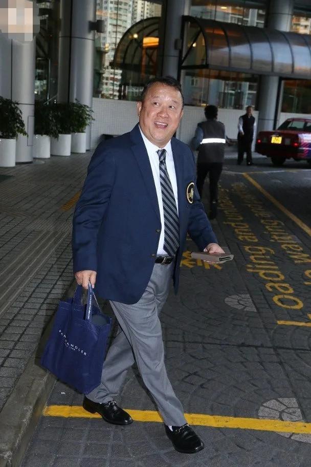 曾志伟现任妻子去世长子捧红周冬雨马思纯因其获金像奖而落泪