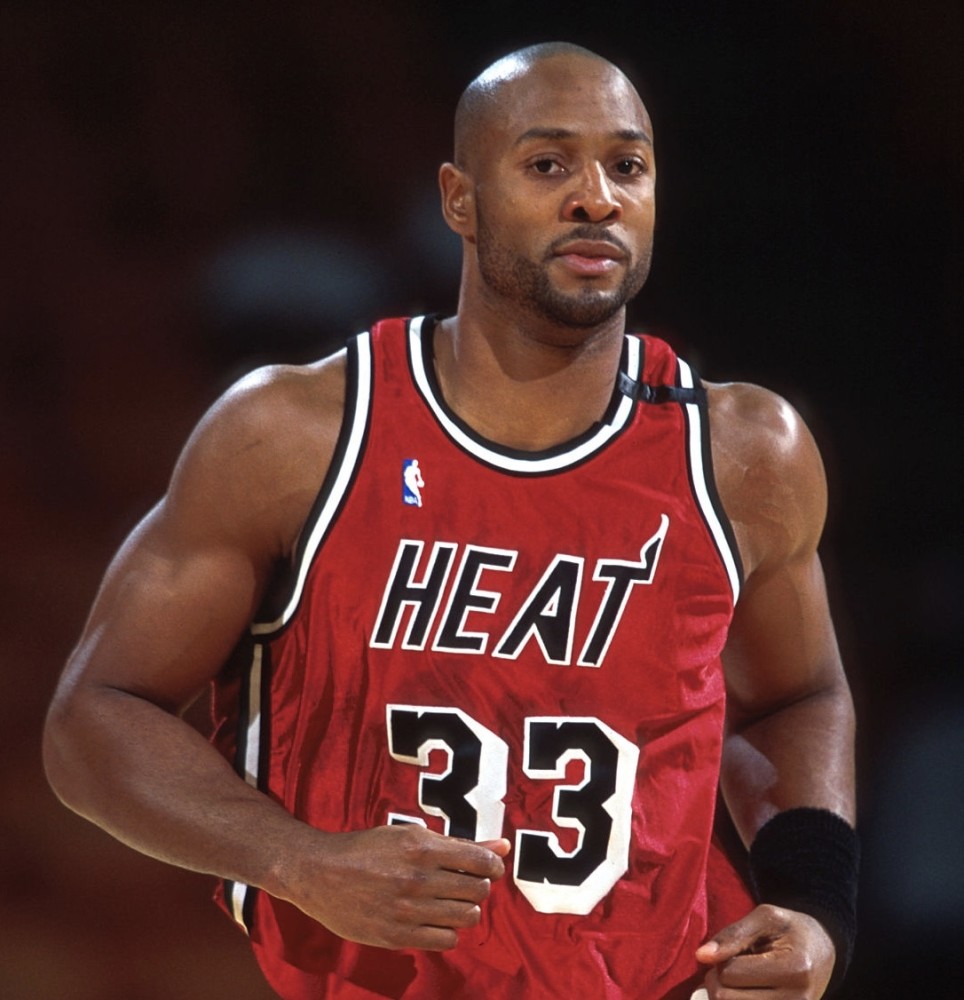 作为90年代四大中锋之外的第五中锋,莫宁如果没有遭遇肾病的话,那他的