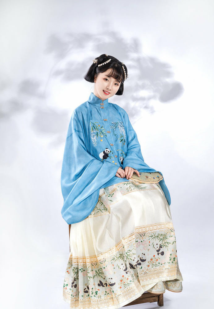 纯色汉服太过单调撞色汉服才更出彩个性鲜明又有特色