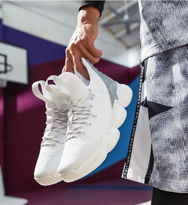 安踏御空二代篮球鞋:极具颜值的安踏实战篮球鞋,售价不到300元