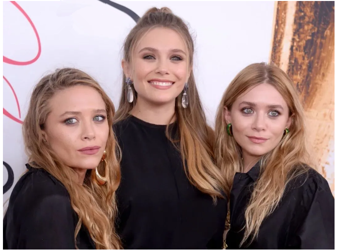 里面的"绯红女巫"扮演者伊丽莎白·奥尔森,就是是奥尔森姐妹的亲妹妹