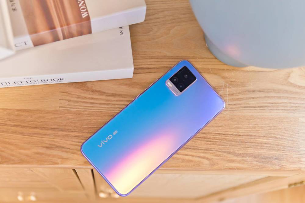 颜值在线,性能强悍,自拍表现一级棒的vivo s7图赏