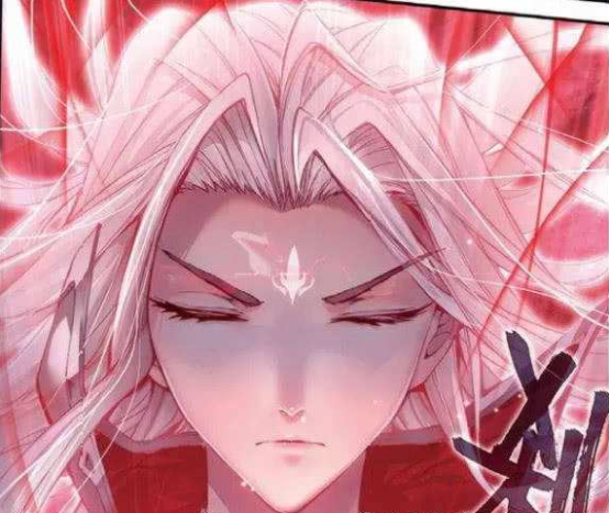 作为唐三第一个神位,额头上出现的海神印记和手中的海神三叉戟相似