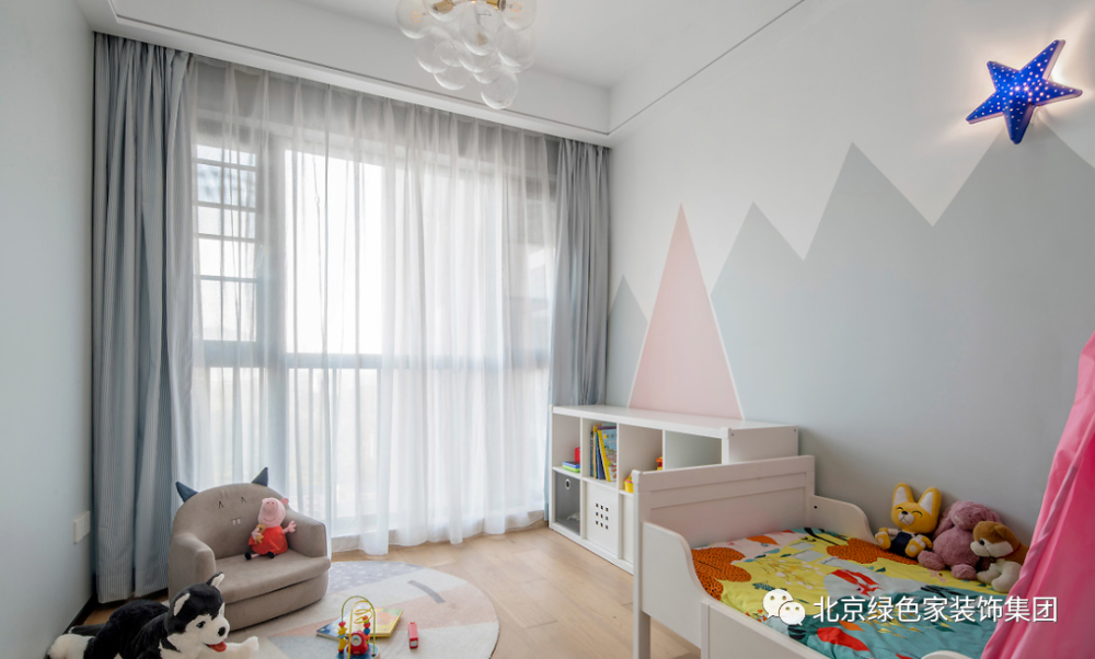 衣帽间|130㎡现代主义4室2厅，远离喧嚣，融入对生活的热爱！