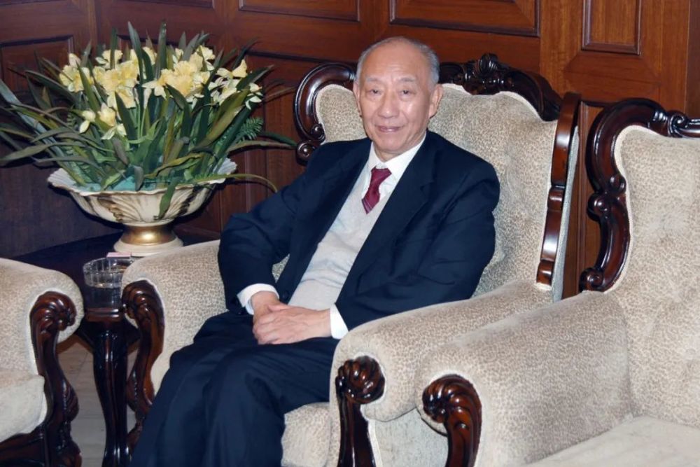 陈家伦教授遗体告别仪式今举行