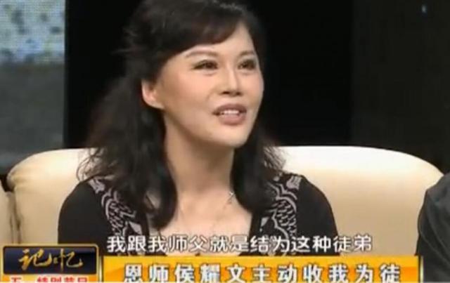 侯耀华侯耀文都收过女徒弟但一个饱受争议一个充满赞誉