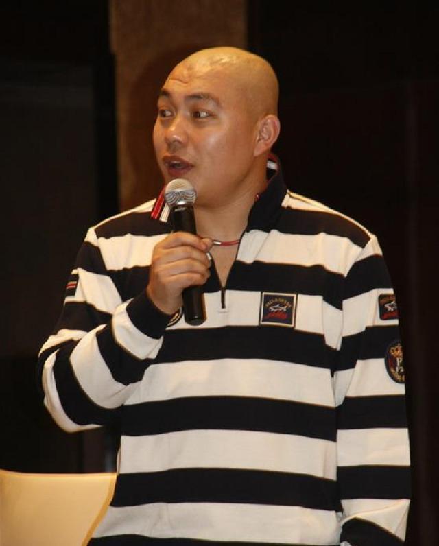 程野的感情生活也很幸福,据悉,程野妻子郝莎莎也是赵本山的弟子之一