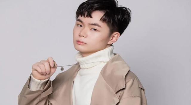 可杰复播迎接官方最大赛事首日诸神之战精彩纷呈结局有点意外