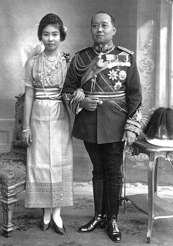 泰王拉玛六世恋母没后宫妃嫔40岁后接连娶妻比玛哈还花心