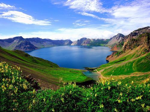 天池|太湖的面积比长白山天池大了250倍，蓄水量却只有其2倍，咋回事