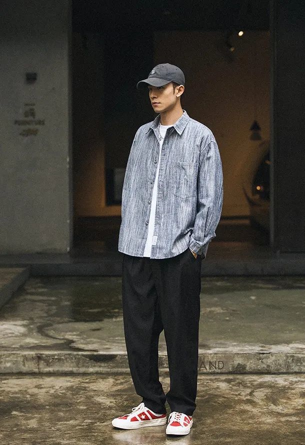 30岁左右男生怎么穿才不显老还不幼稚