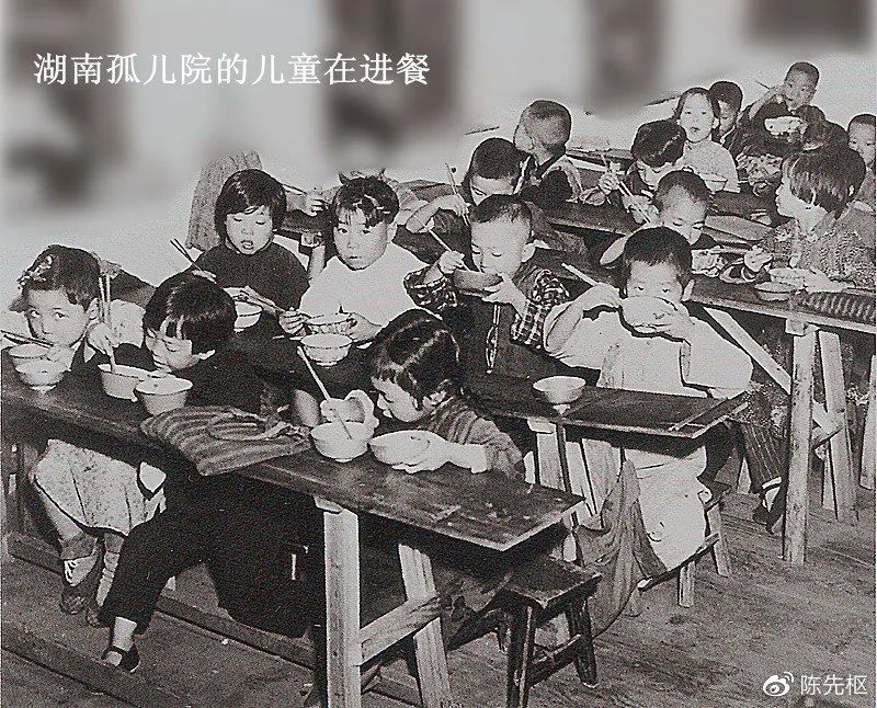 记载,1935年在院孤儿达ll28名,聘有男女教员28名,技师15名,职员22 名