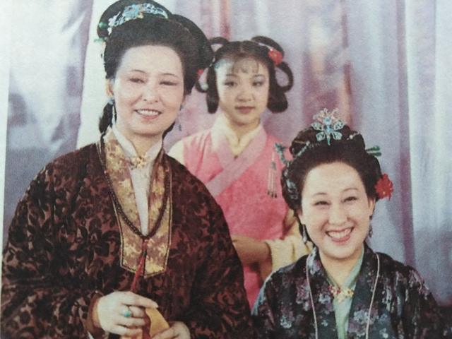 红楼梦|《红楼梦》中女性地位极高，在真实的历史中，闺秀的地位如何？