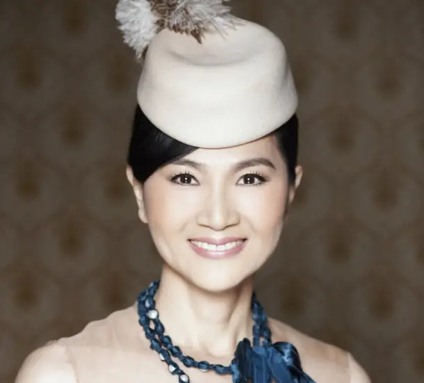 帽子天后凤飞飞幼时家贫因一双袜子被观众耻笑最后遗言感动歌迷