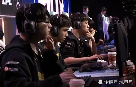 MLXG复盘RNG比赛，直言关键装备没人出，小虎真的会退役吗？