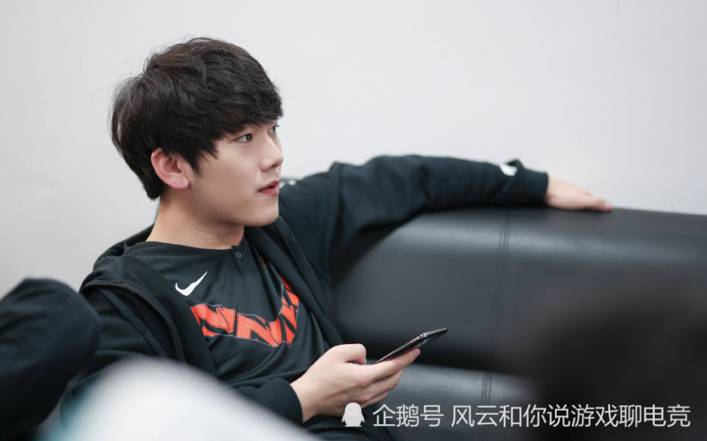 英雄联盟拍电视剧，谁更适合当男主角？uzi还是阿水？要排IG还是FPX？