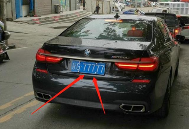 十几年前开宝马760,听说12缸要停产,陕g77777车主直接买顶配