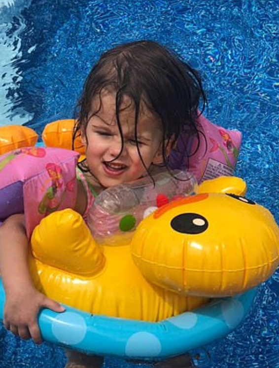 大卫·莫尔斯|美国6岁女孩感染新冠后医生让她多吃冰棒，当天就在睡梦中死去