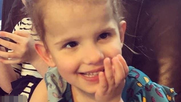 大卫·莫尔斯|美国6岁女孩感染新冠后医生让她多吃冰棒，当天就在睡梦中死去