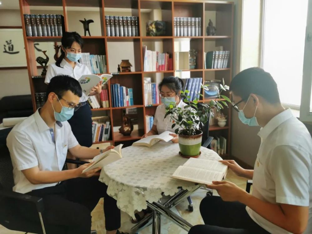 国网吉林供电公司|办公室与书房，只隔一扇玻璃门