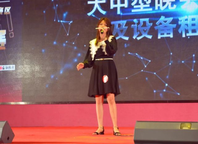 防城港海边姑娘谢敏脱颖而出,在中国好声音广西赛区中连连晋级