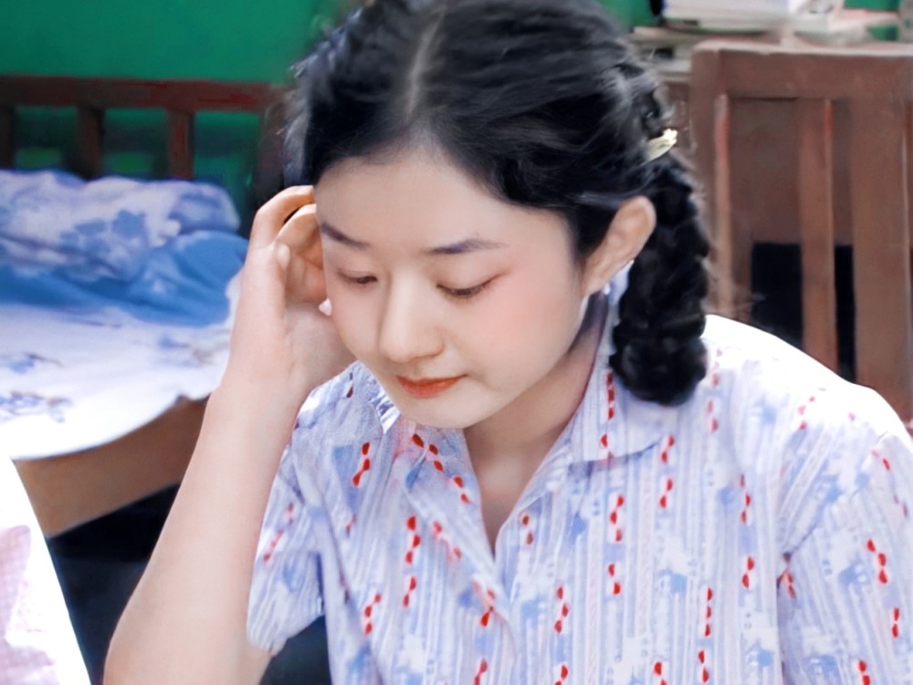就是出道那年参演的《金婚》,当时还略显稚嫩的赵丽颖,演的是正值青春