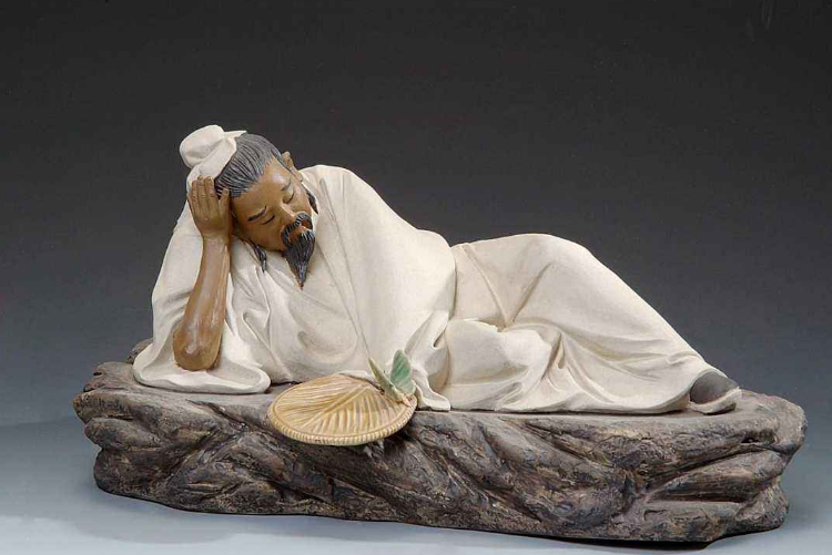 古龙|名教授说“人在江湖，身不由己”是古人说的，坐在一旁的古龙苦笑