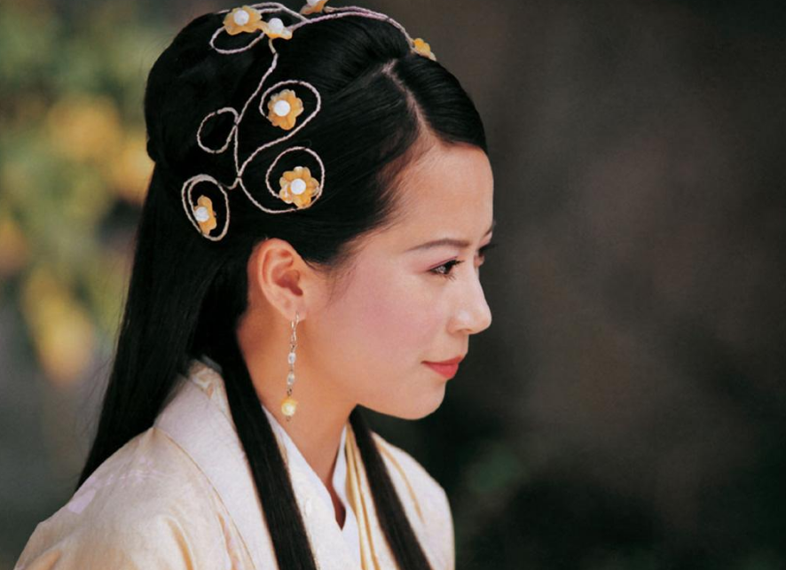 古龙|名教授说“人在江湖，身不由己”是古人说的，坐在一旁的古龙苦笑