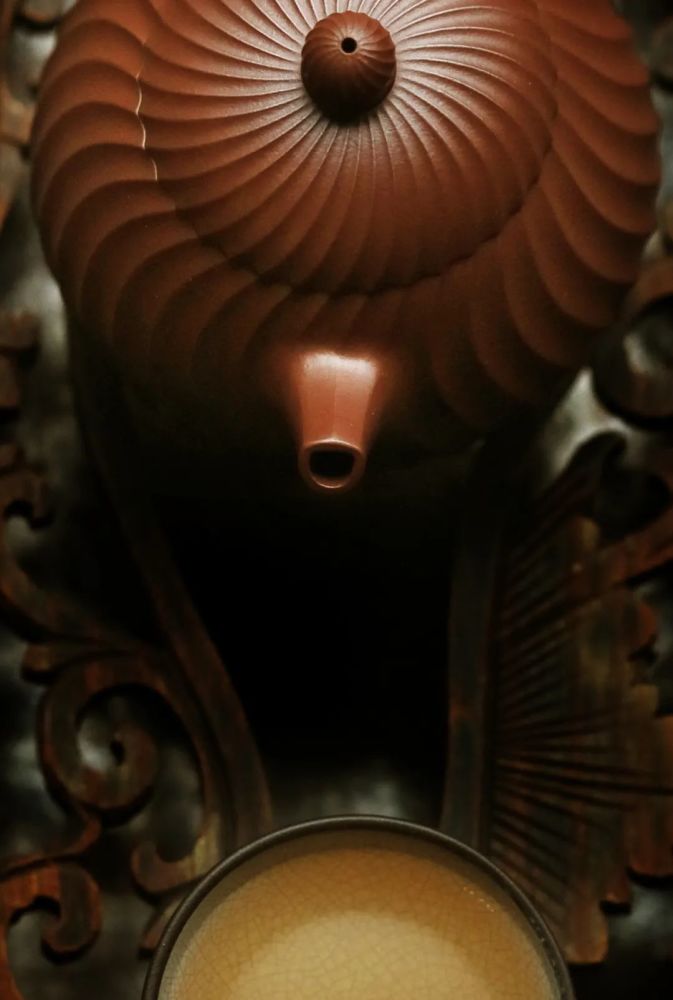 陈绿|范式│陈绿向参差，初红已重叠