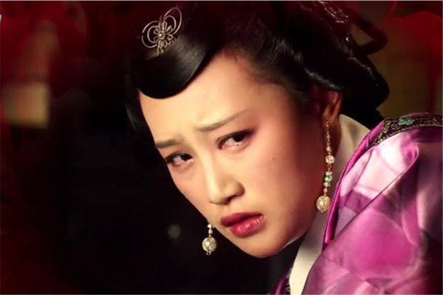 孟静娴可以趁果郡王酒醉假扮甄嬛还怀上身孕为何浣碧却做不到