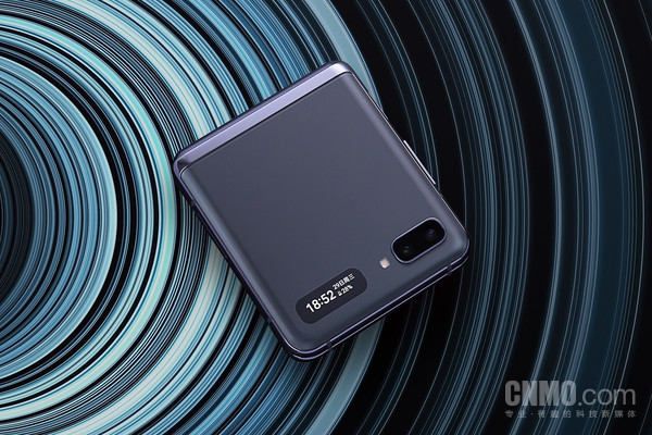 三星zflip5g体验折叠屏设计就是它的核心竞争力