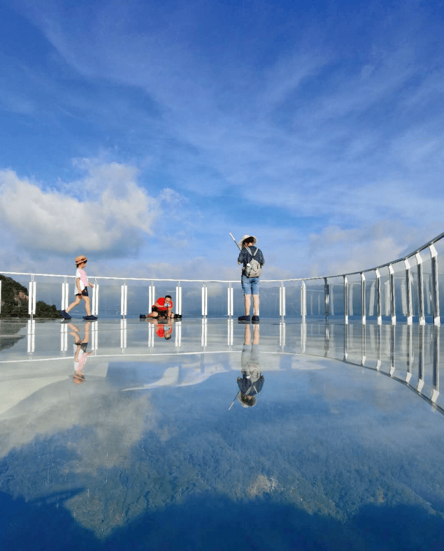 8月8日盛大开园德化美女主播带你游石牛山挑战天空之心