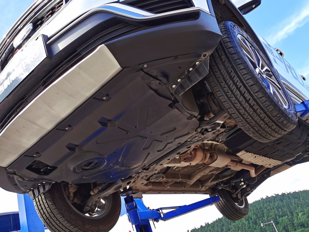 仔细审视之下才得知,博越pro底盘的设计与调教,有来自豪华品牌路特斯