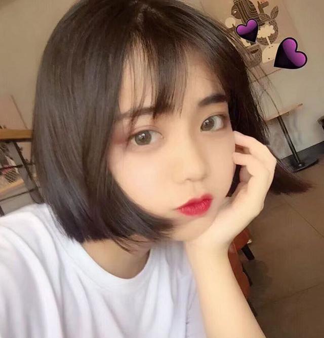 尤其适合学生妹纸们的一款短发发型,看似简单好打理,却不失时尚范儿.