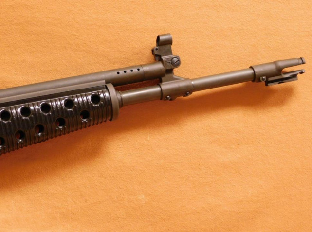 价值六万块的ak步枪?芬兰制造,机匣由整块钢锻压而成,管状枪托太特别