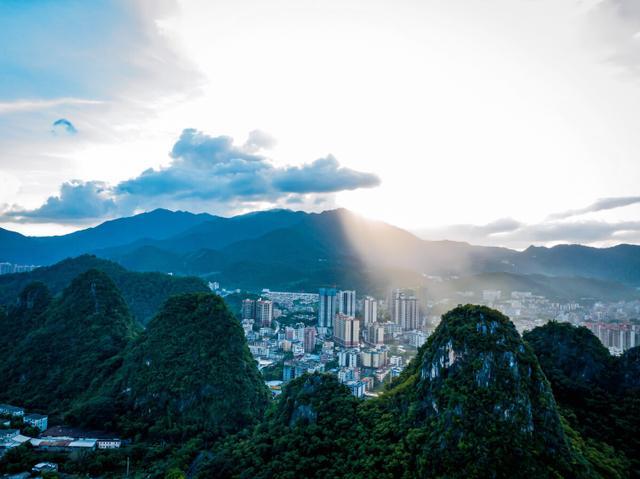 云浮明明位于粤西,为何却被划分为粤北城市?