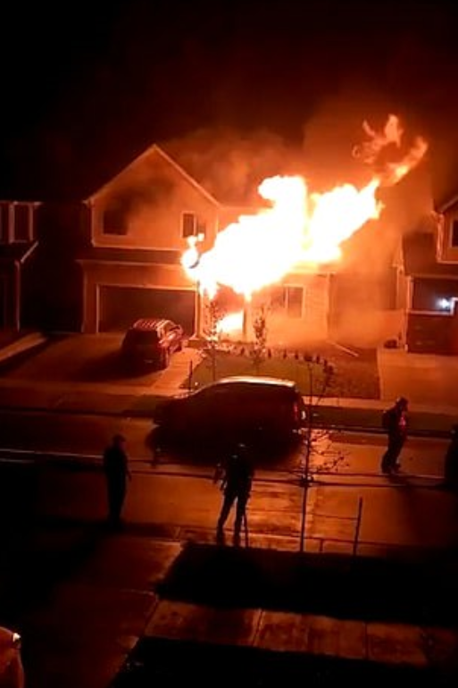 非洲_社会|一家五口全被大火活活烧死，借住在房里的另一家人却顺利跳窗逃生