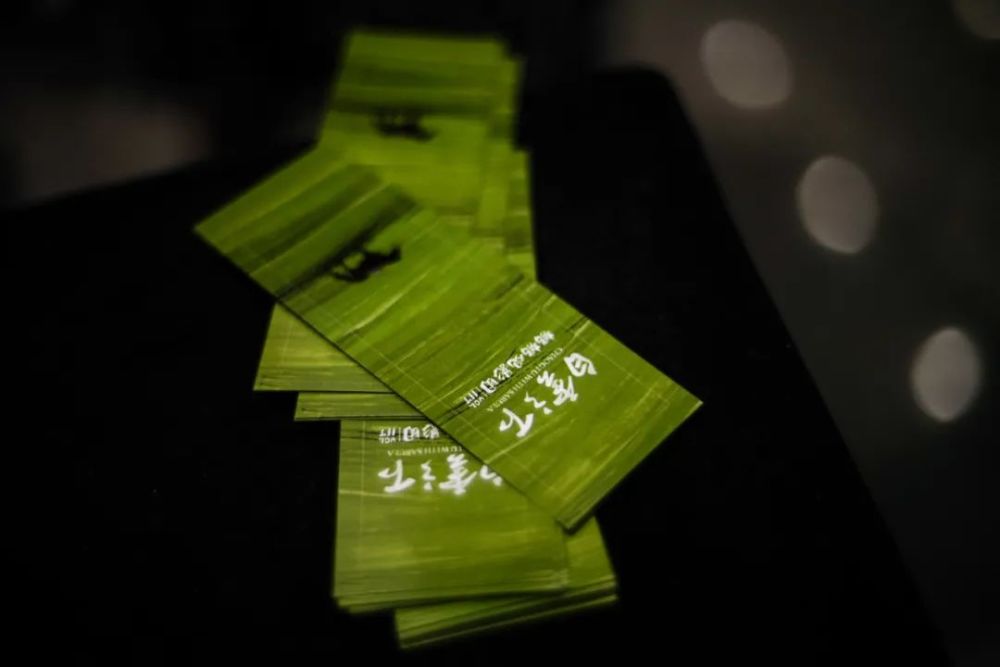 白云之下|近期最特别的一部新片，一定要去影院看！