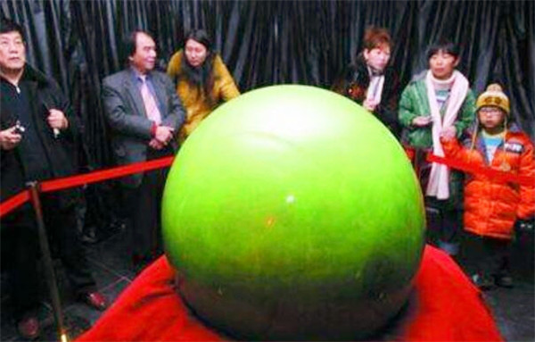 夜明珠|陕西男子挖到重6吨夜明珠，专家估值26亿无人买，如今成了“路灯”