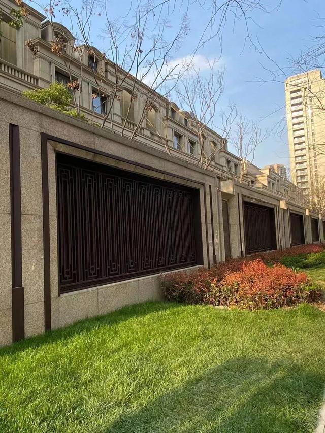 高高兴兴的买了豪宅不会吧就这样