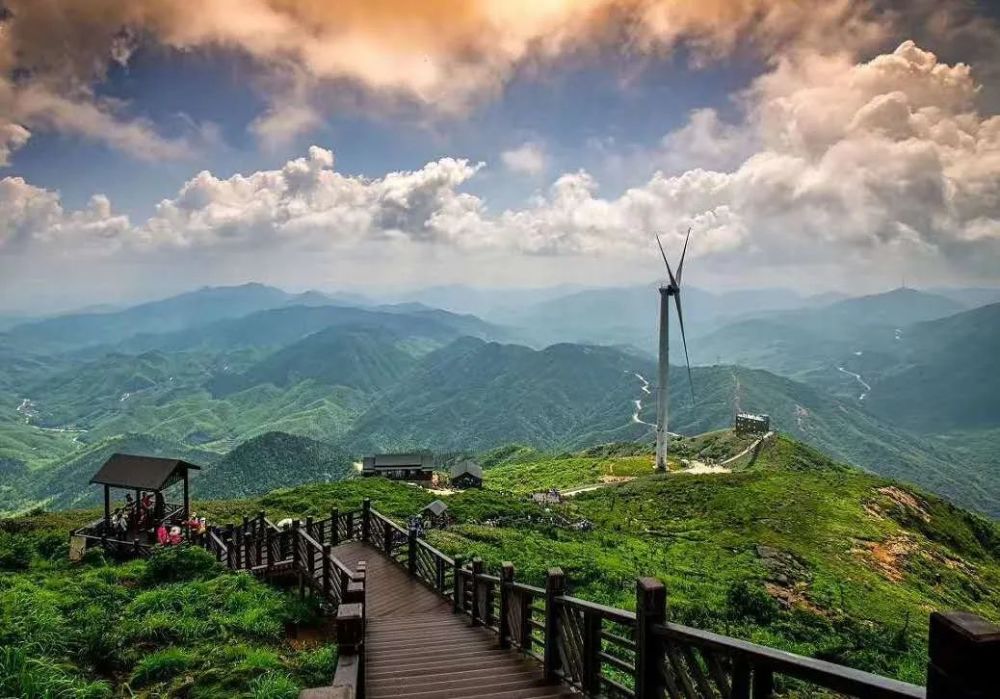 蓝山云冰山:三四千人齐避暑,凉凉爽爽等你来