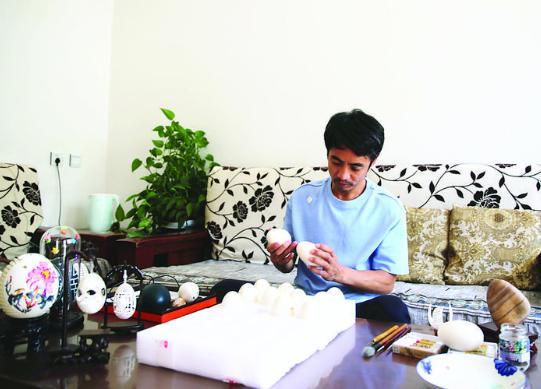 任建强|任建强：自学蛋雕艺术 雕刻“万千世界”