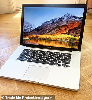 苹果|女子在网上以物换物，用一枚发夹最终换回一台苹果笔记本电脑