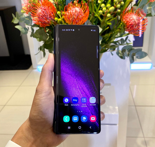 三星发布新一代折叠屏:120hz 骁龙865plus,折痕问题已解决?