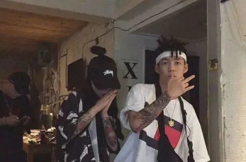 贝贝李京泽从误解到认可依然是中文说唱的神话