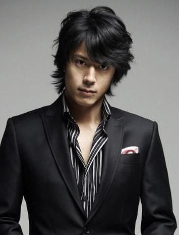 公子韩在硕:放弃家产去演戏借天桥风云爆火,妻子外貌不输宋慧乔