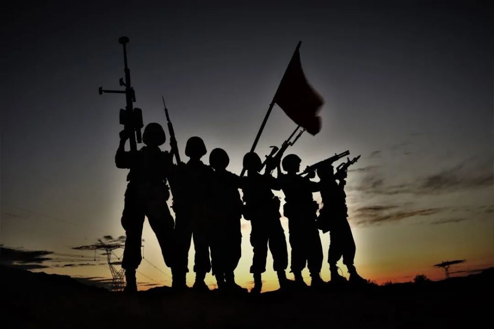 时时处处激荡着军人的铁血豪情 奏响心中的铿锵韵律和凯歌 热血青春